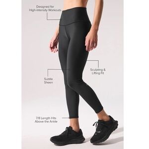 ALO Yoga 7/8 High-Waist Airlift Legging in Black (Size XXS)